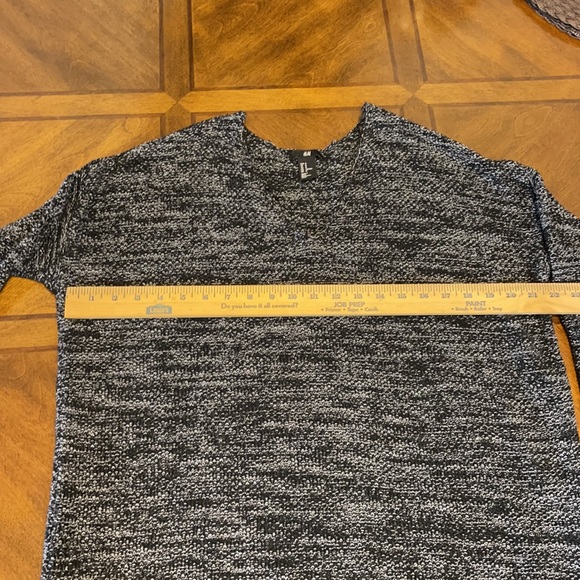 # H&M sweater . - Picture 10 of 10